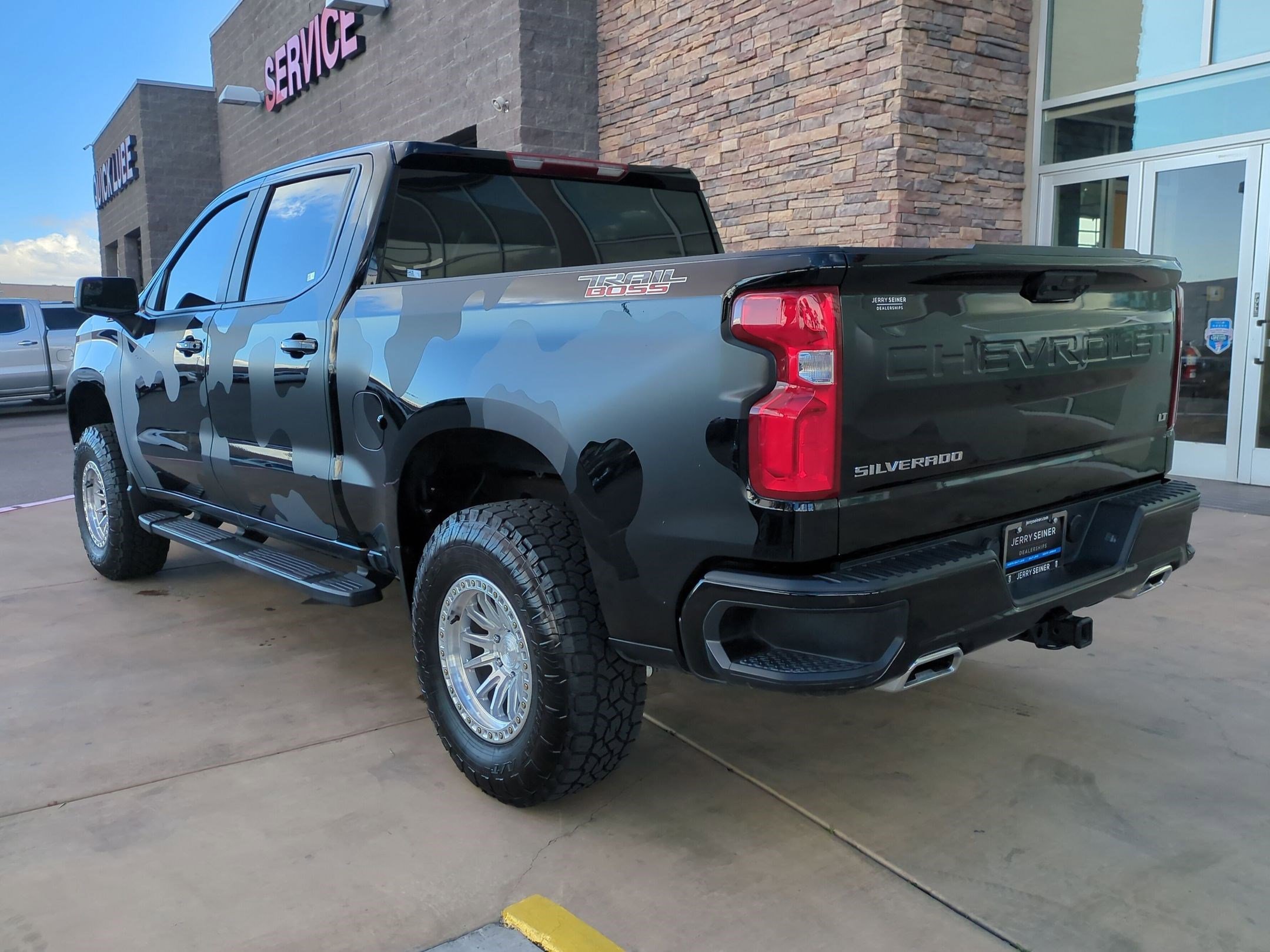 Used 2025 Chevrolet Silverado 1500 LT Trail Boss image 3