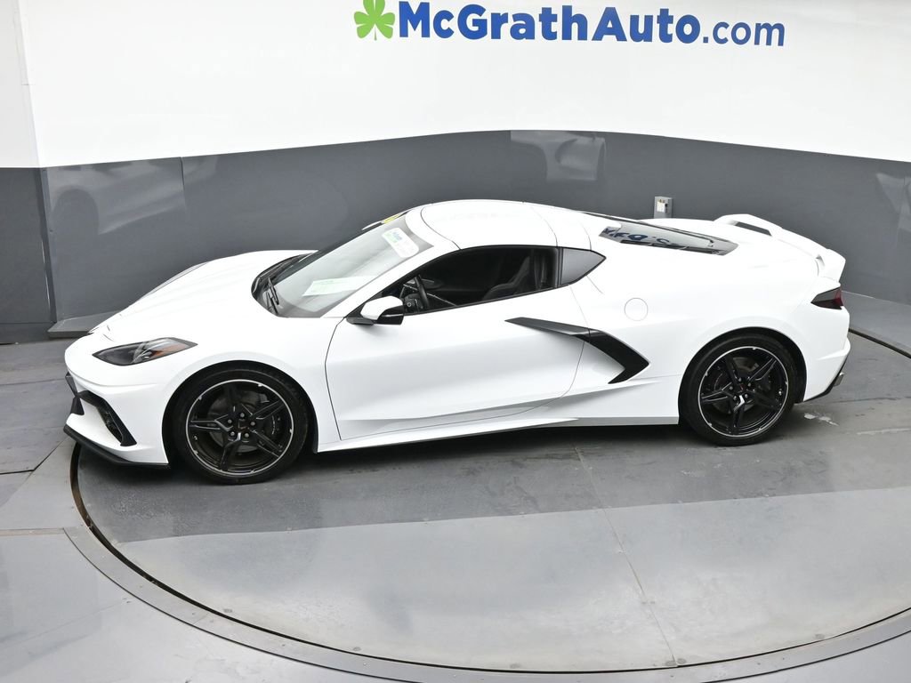 Used 2022 Chevrolet Corvette Stingray Coupe w/ Z51 Performance Package image 17