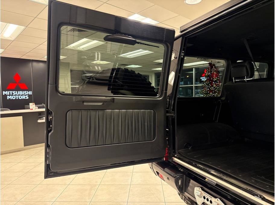 Used 2014 Mercedes-Benz G 63 AMG G 63 AMG 4MATIC Sport Utility image 45