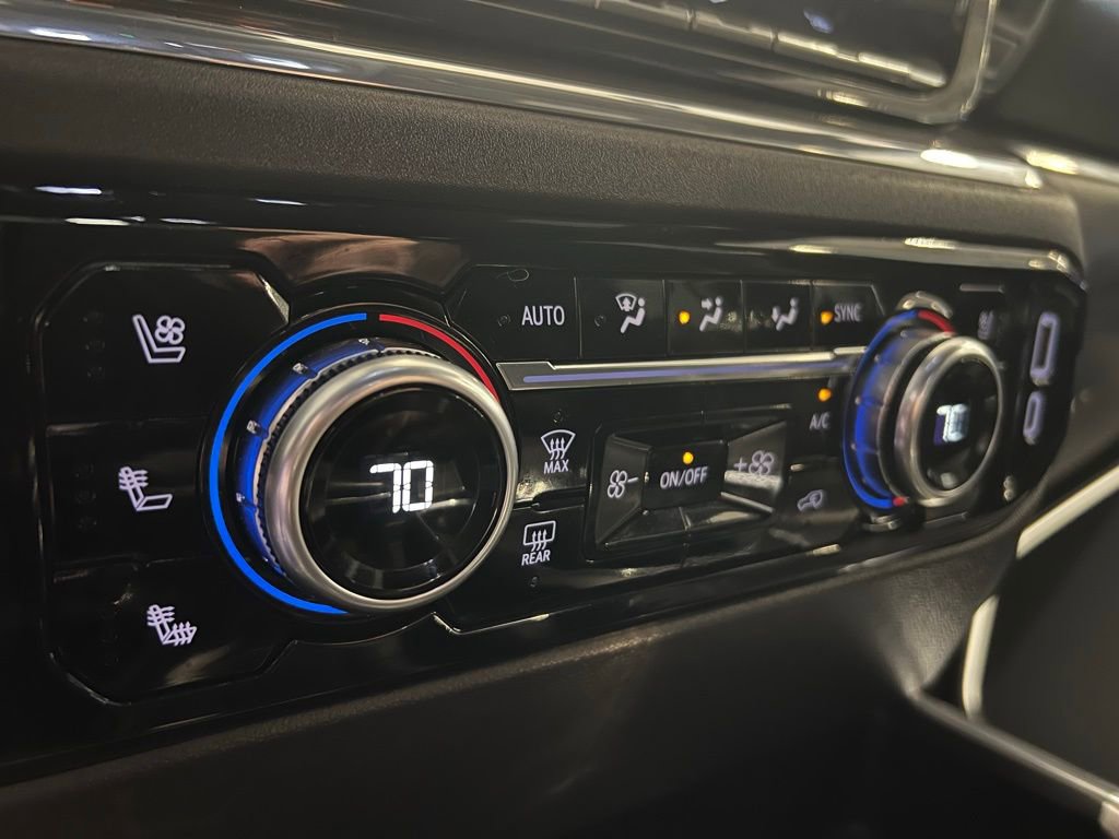 Used 2024 GMC Sierra 1500 SLT w/ SLT Premium Plus Package AWD/4WD image 21