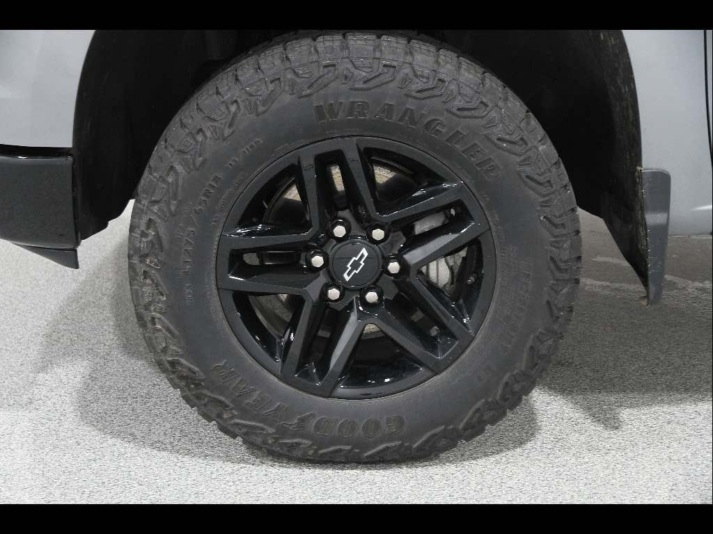 Used 2024 Chevrolet Silverado 1500 LT Trail Boss w/ Convenience Package II image 24