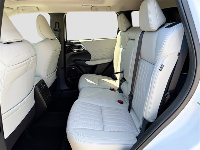 Used 2025 Mitsubishi Outlander SEL image 22