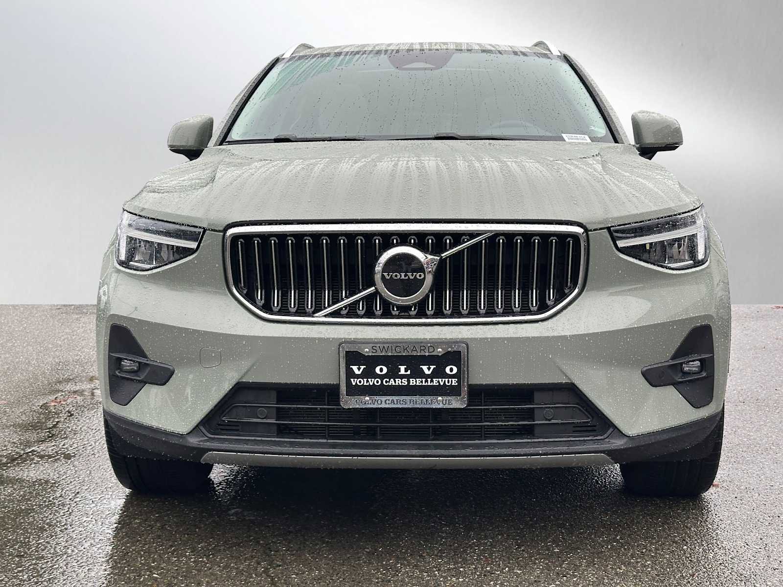 Certified 2023 Volvo XC40 B5 Plus w/ Protection Package Premier image 8
