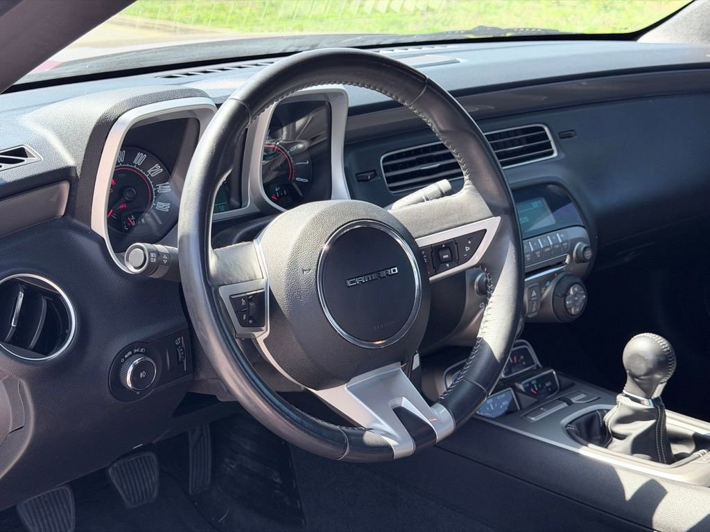 Used 2010 Chevrolet Camaro LT RWD image 11