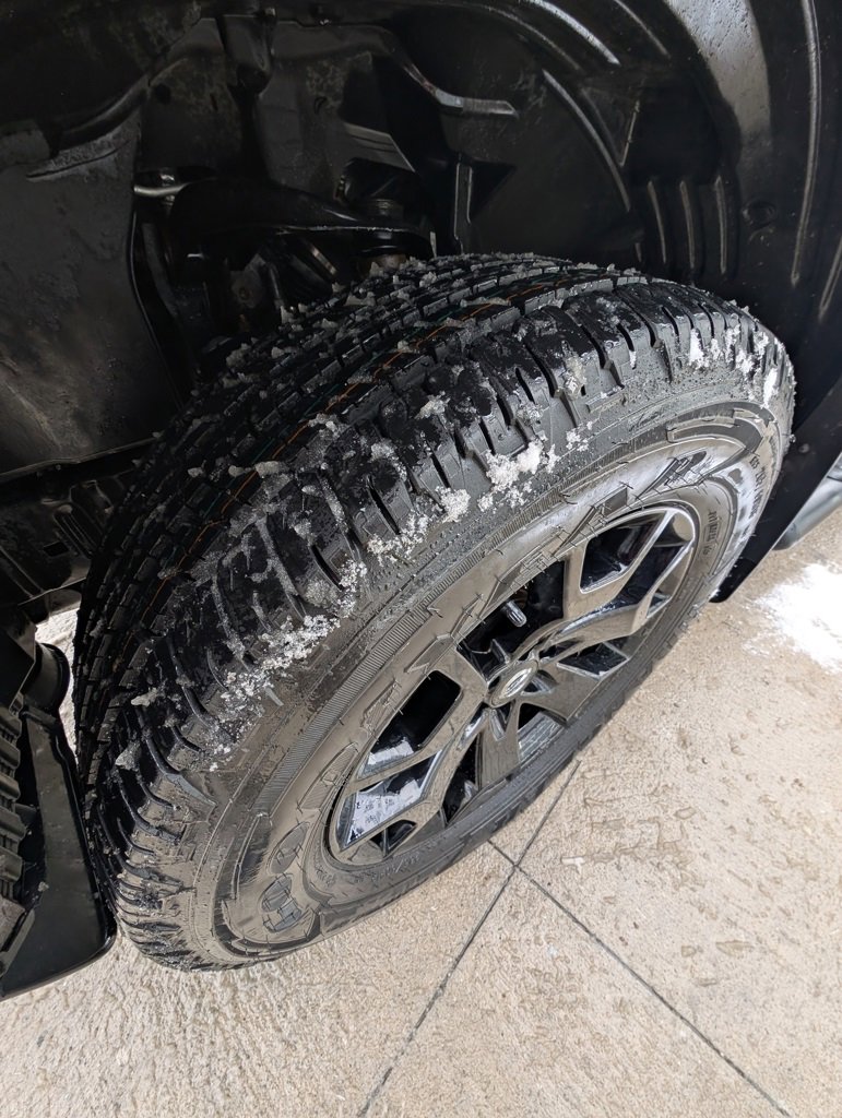 Used 2021 Nissan Frontier SV w/ Midnight Edition Floor Mats image 36