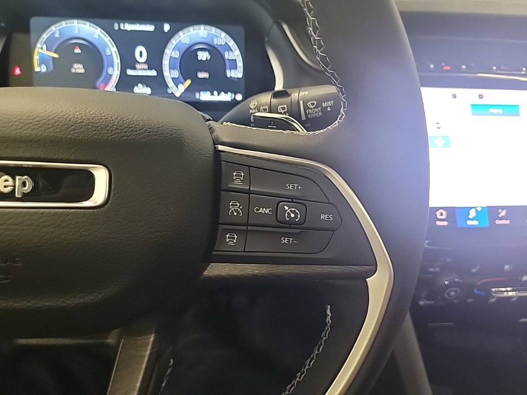 New 2025 Jeep Grand Cherokee L Limited w/ Luxury Tech Group II image 17