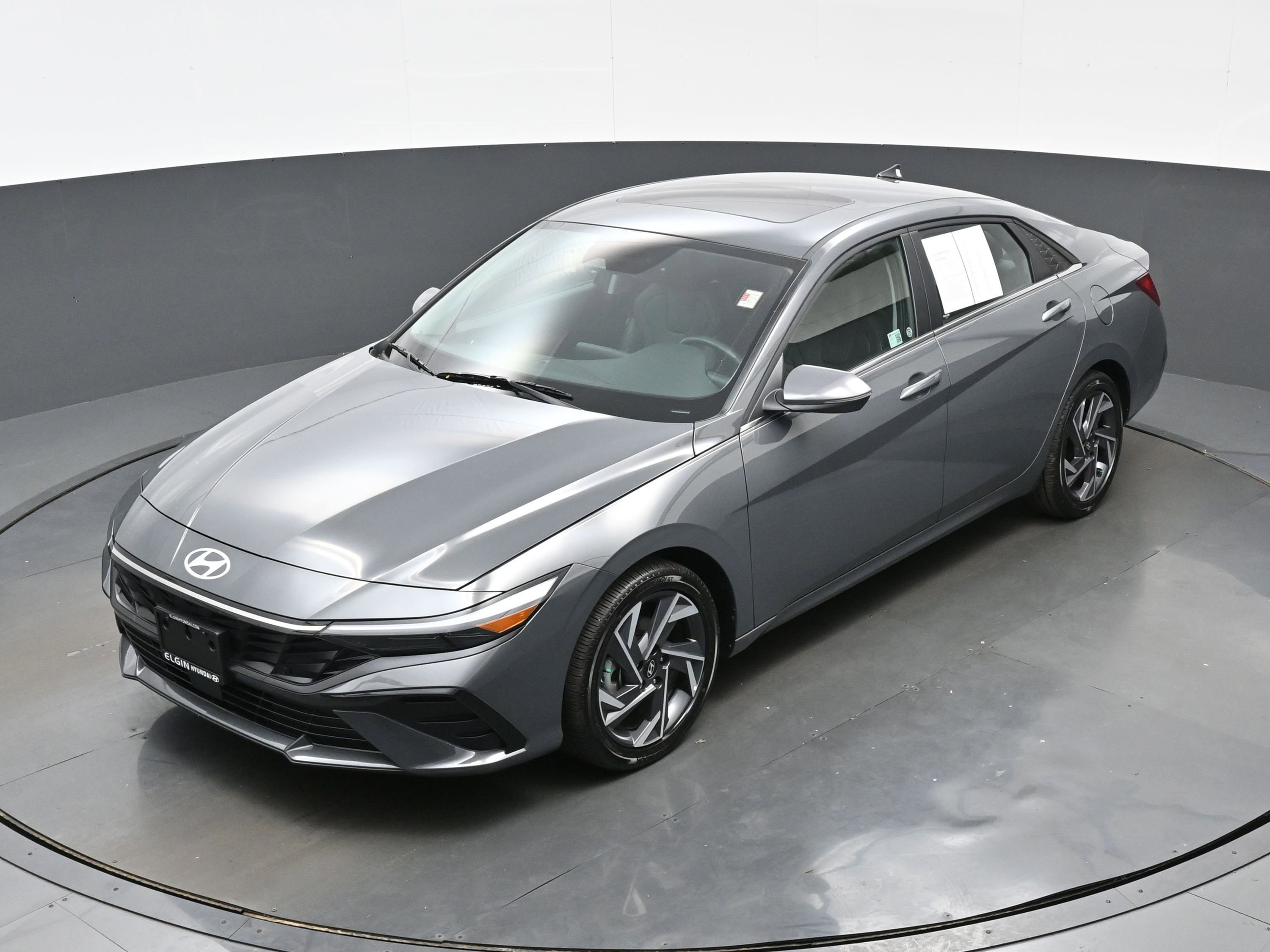 Used 2025 Hyundai Elantra Limited FWD image 34