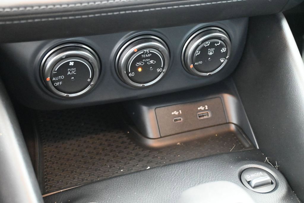 Used 2024 Nissan Z Performance w/ Heritage Edition RWD image 28