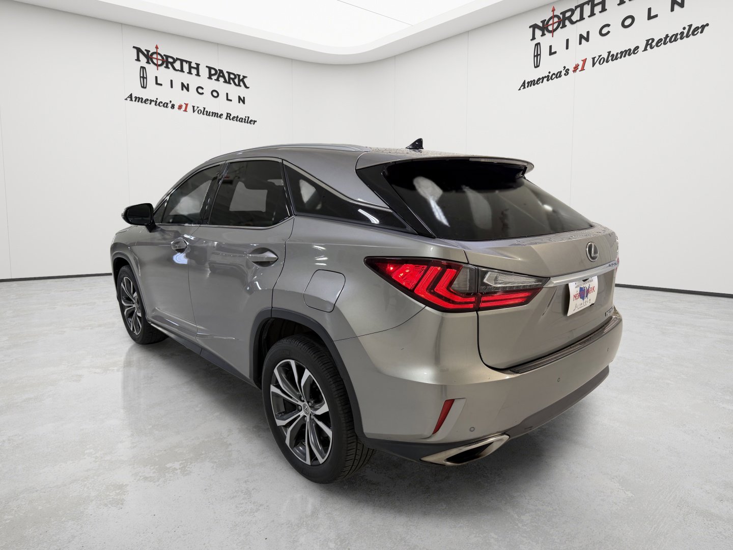 Used 2017 Lexus RX 350 FWD w/ Premium Package image 4