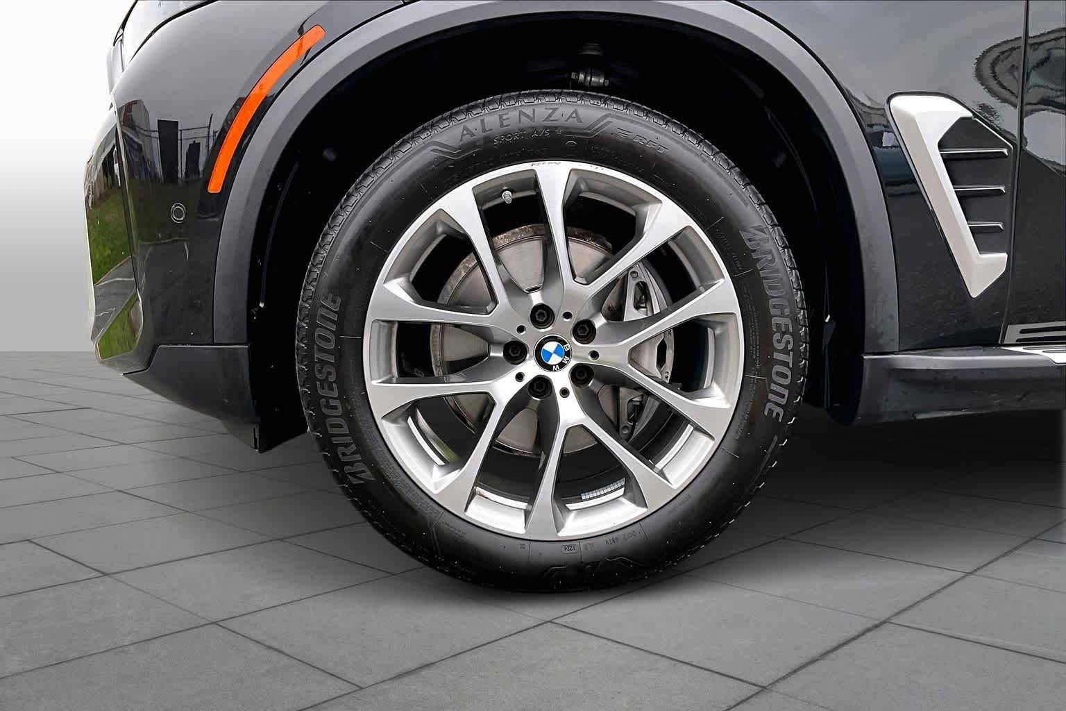 Used 2025 BMW X5 xDrive40i w/ Executive Package AWD/4WD image 11