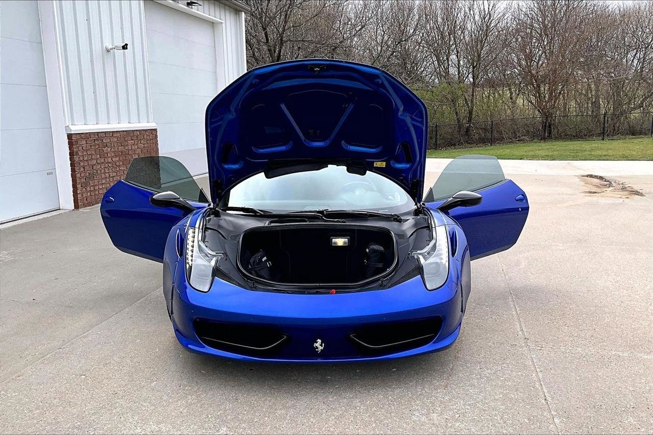 Used 2015 Ferrari 458 Italia Coupe RWD image 39