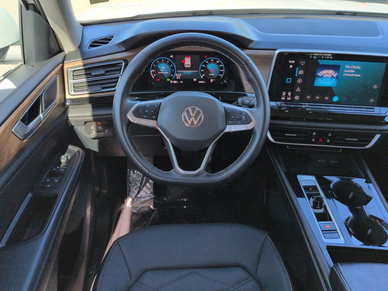 Used 2025 Volkswagen Atlas SE FWD image 15