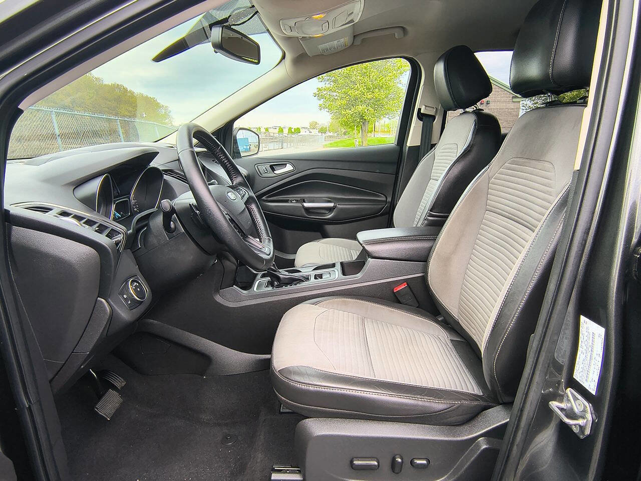 Used 2017 Ford Escape Titanium FWD image 10