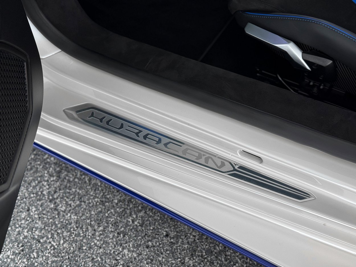 Used 2023 Lamborghini Huracan Tecnica RWD image 15