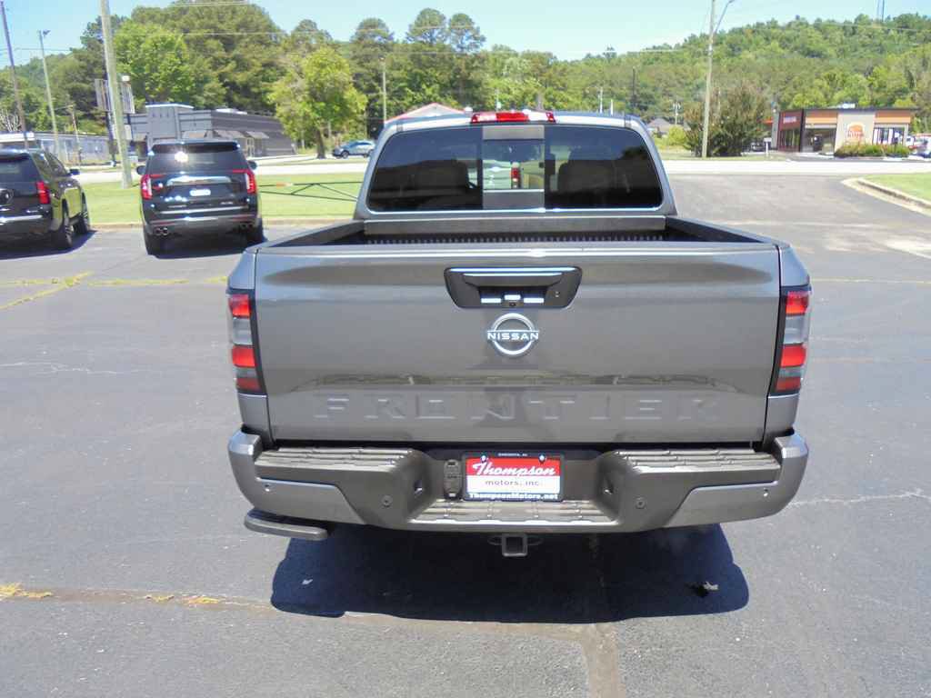 Used 2025 Nissan Frontier SV RWD image 4