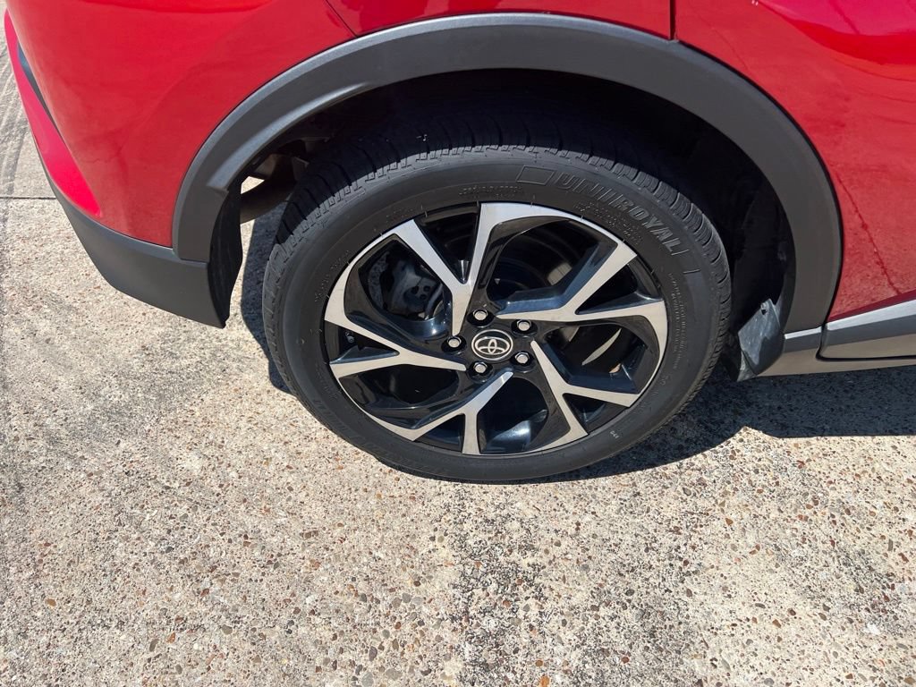 Used 2022 Toyota C-HR XLE FWD image 14