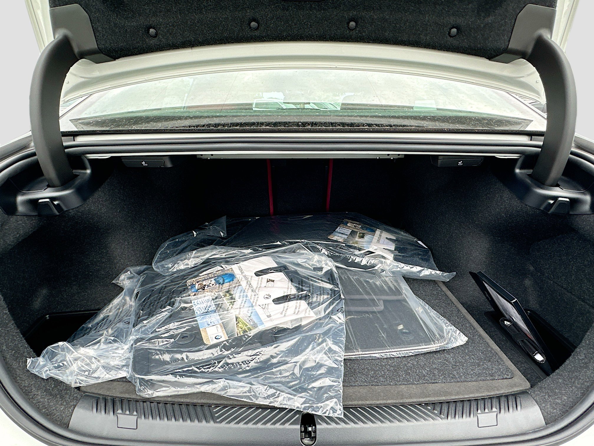 New 2026 BMW 530i w/ Executive Package image 21