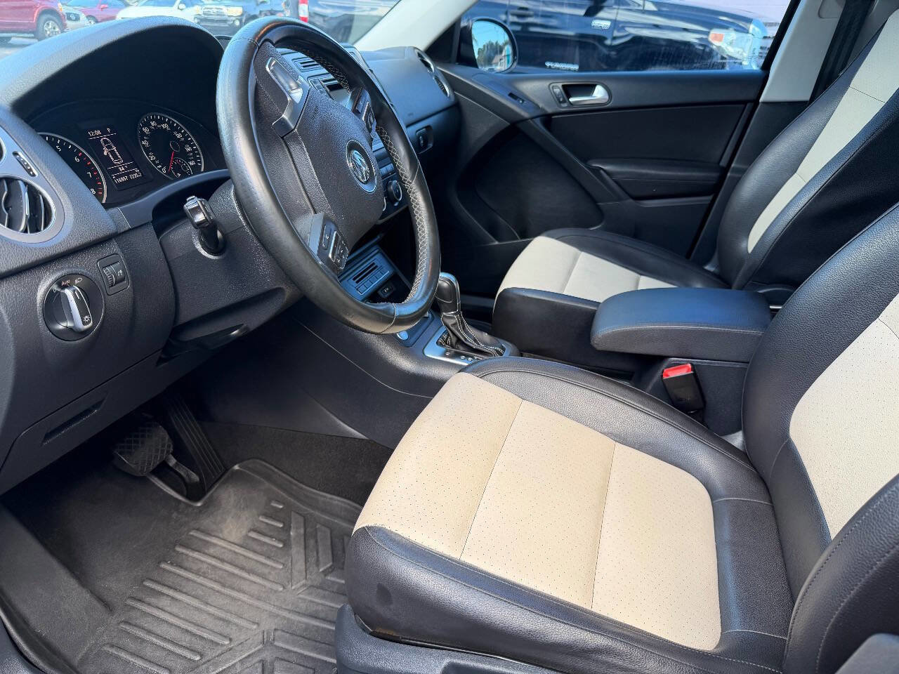 Used 2016 Volkswagen Tiguan S image 6