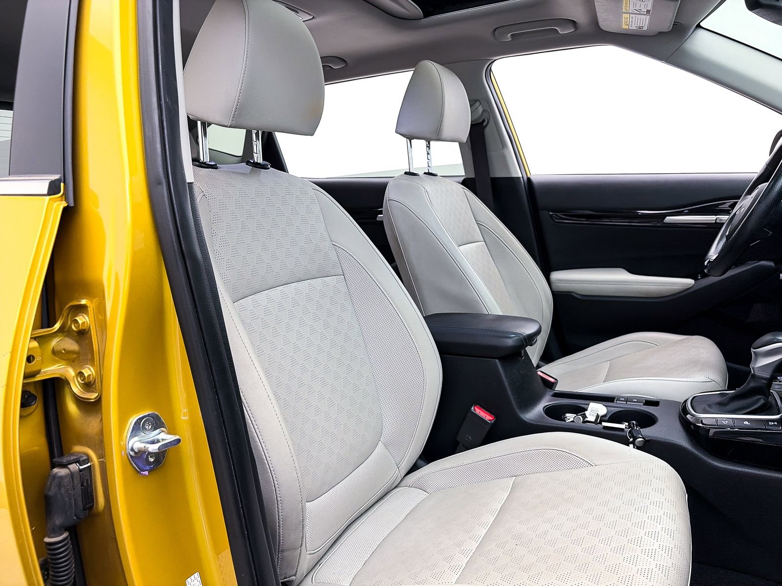 Used 2022 Kia Seltos SX w/ Sunroof Package image 37