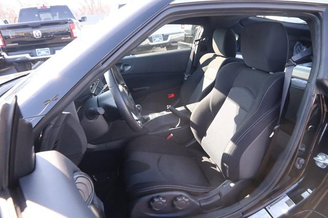 Used 2025 Nissan Z Sport w/ Floor Mat Package image 6