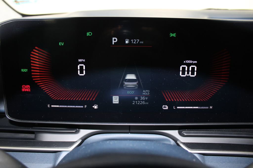 Used 2025 Kia Carnival EX image 19