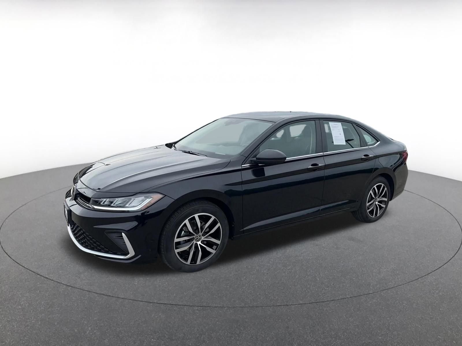 Used 2025 Volkswagen Jetta SE image 8