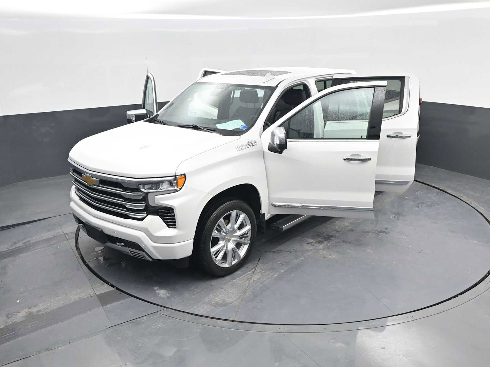 Used 2024 Chevrolet Silverado 1500 High Country image 45