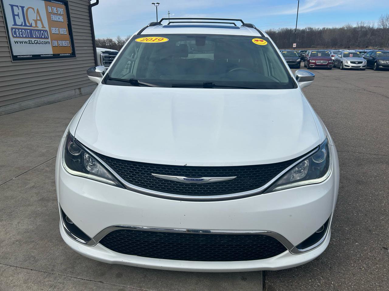 Used 2019 Chrysler Pacifica Limited image 2