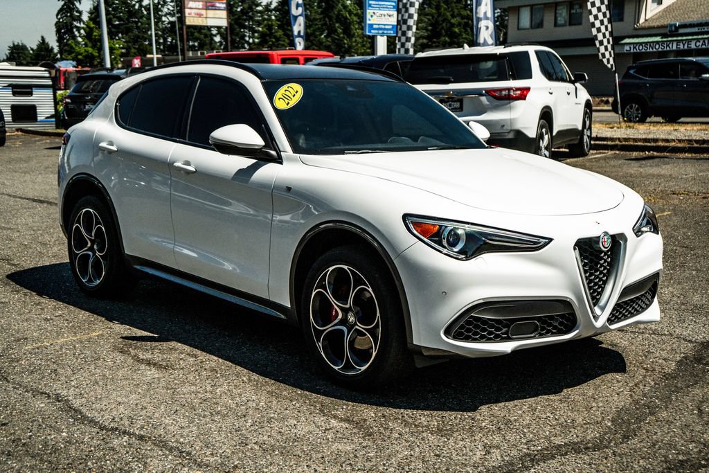 Used 2022 Alfa Romeo Stelvio Ti AWD/4WD image 6