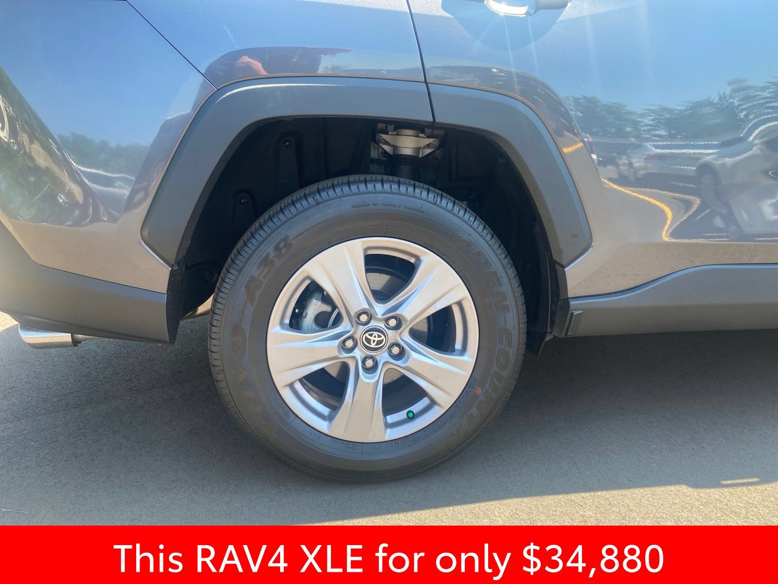 Used 2025 Toyota RAV4 XLE FWD image 60