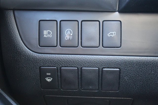 Used 2018 Toyota Highlander SE image 15