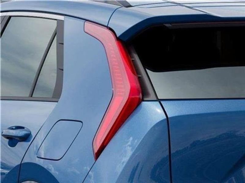 New 2025 Kia Niro EX Touring image 65