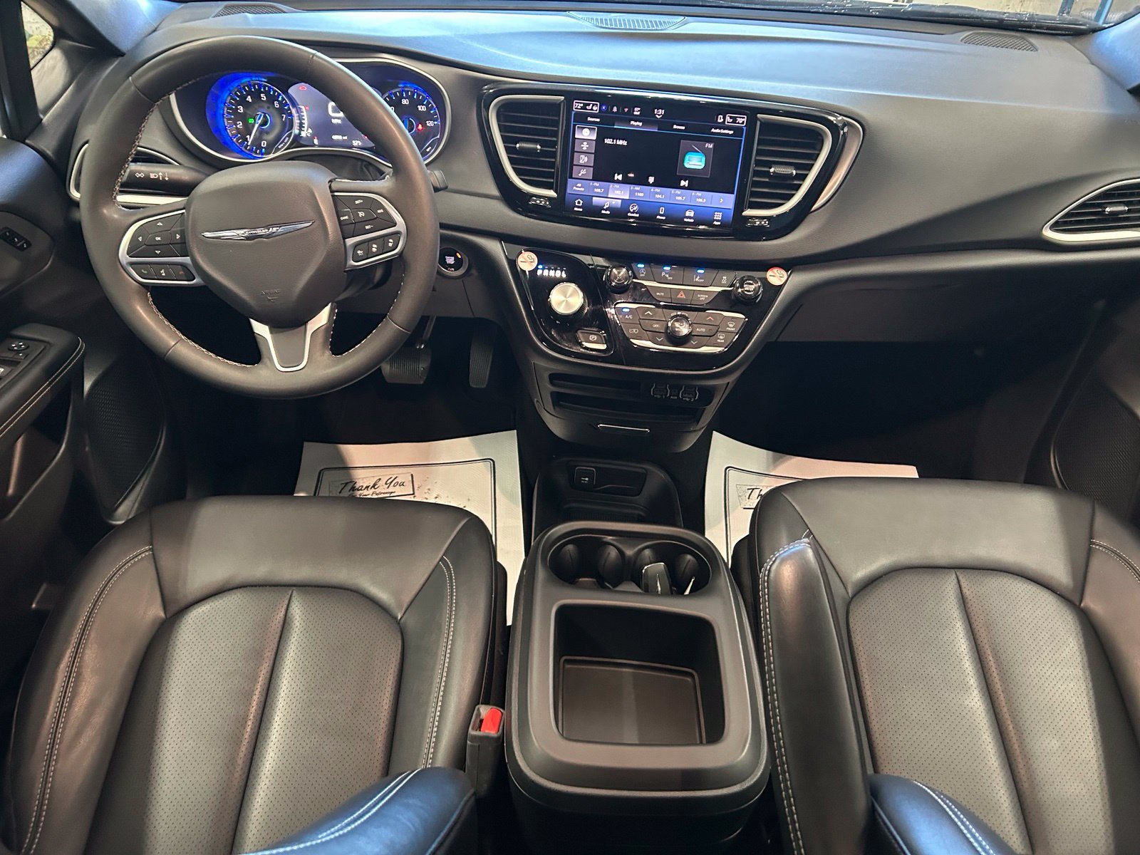 Used 2025 Chrysler Pacifica Select FWD image 27