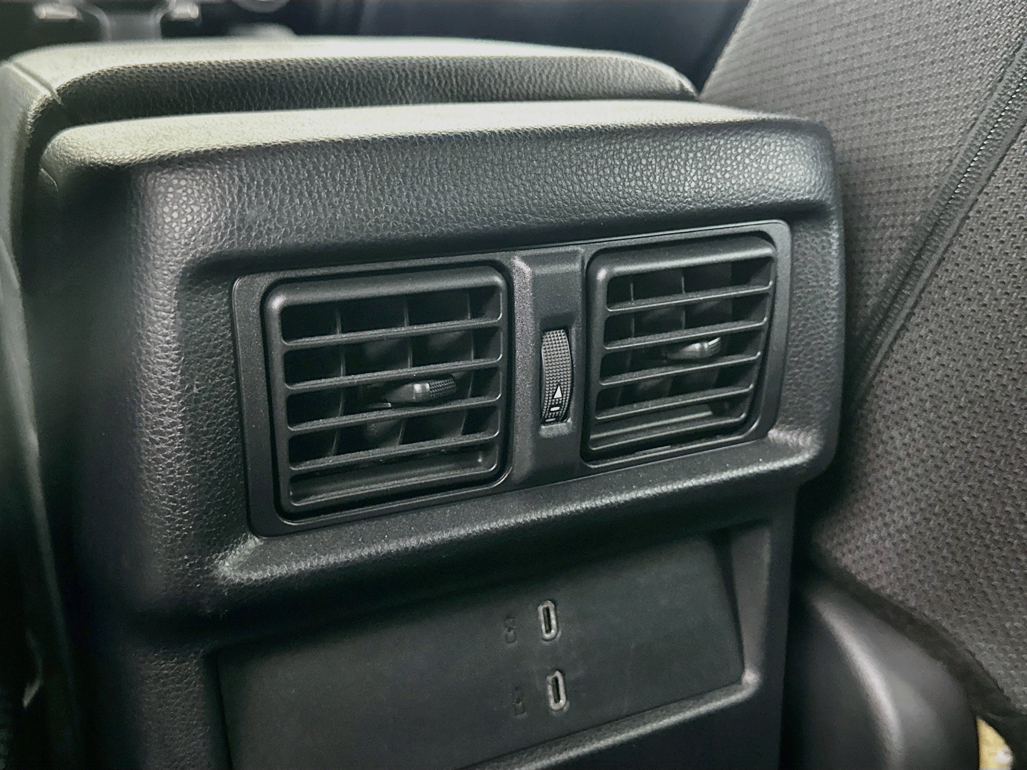 Used 2025 Toyota 4Runner SR5 AWD/4WD image 27