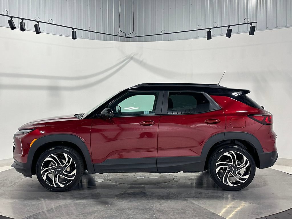 Used 2025 Chevrolet TrailBlazer RS w/ Driver Confidence Package AWD/4WD image 14