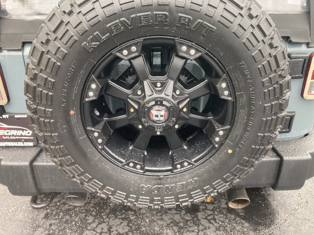 Used 2015 Jeep Wrangler Unlimited Sport w/ Connectivity Group AWD/4WD image 34