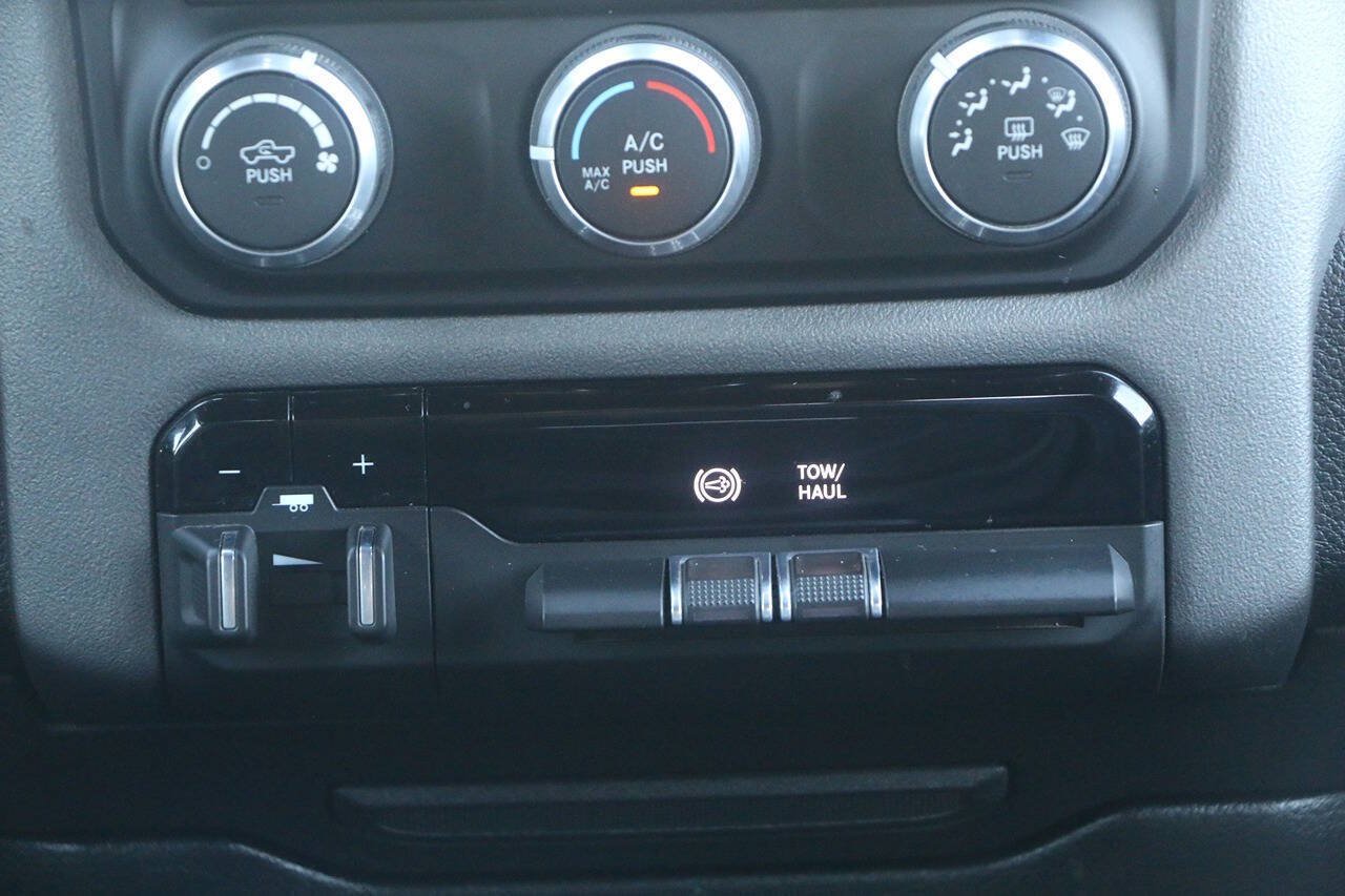 Used 2022 RAM 3500 Big Horn AWD/4WD image 24