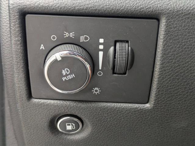 Used 2015 Jeep Grand Cherokee Altitude AWD/4WD image 16