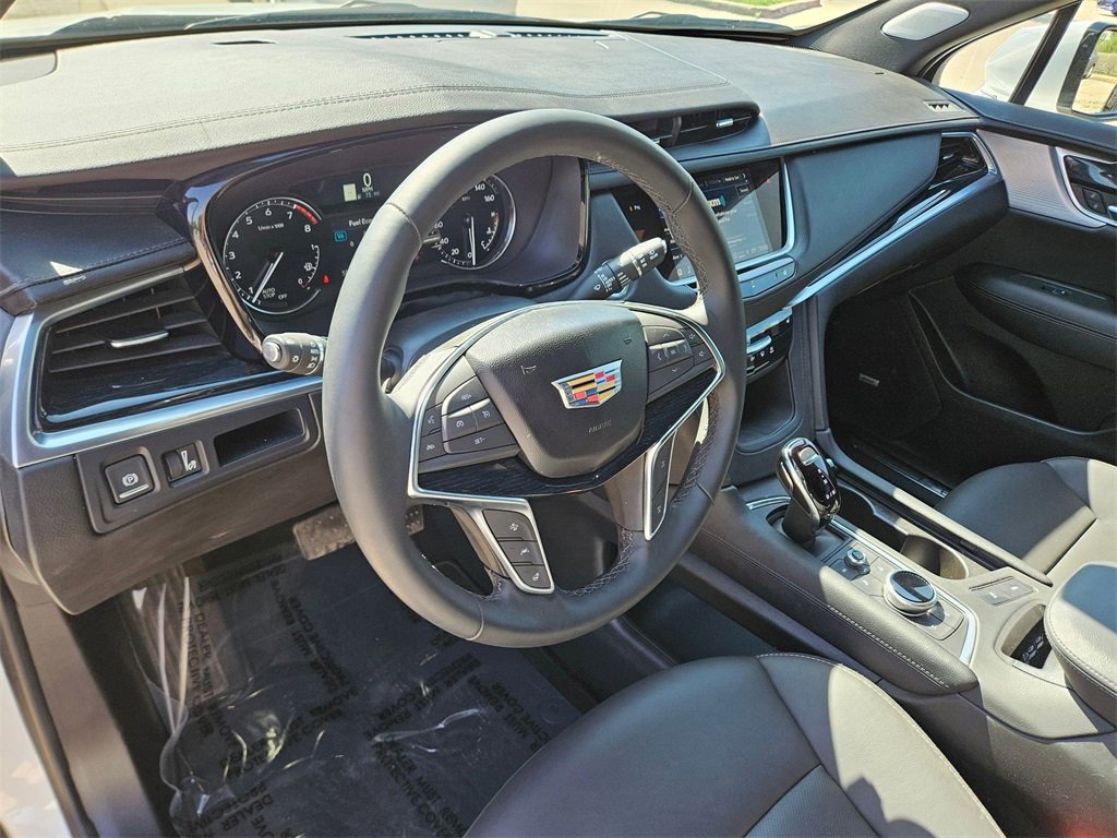 Used 2025 Cadillac XT5 Premium Luxury image 17