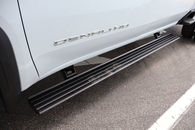 New 2026 GMC Sierra 3500 Denali Ultimate AWD/4WD image 14