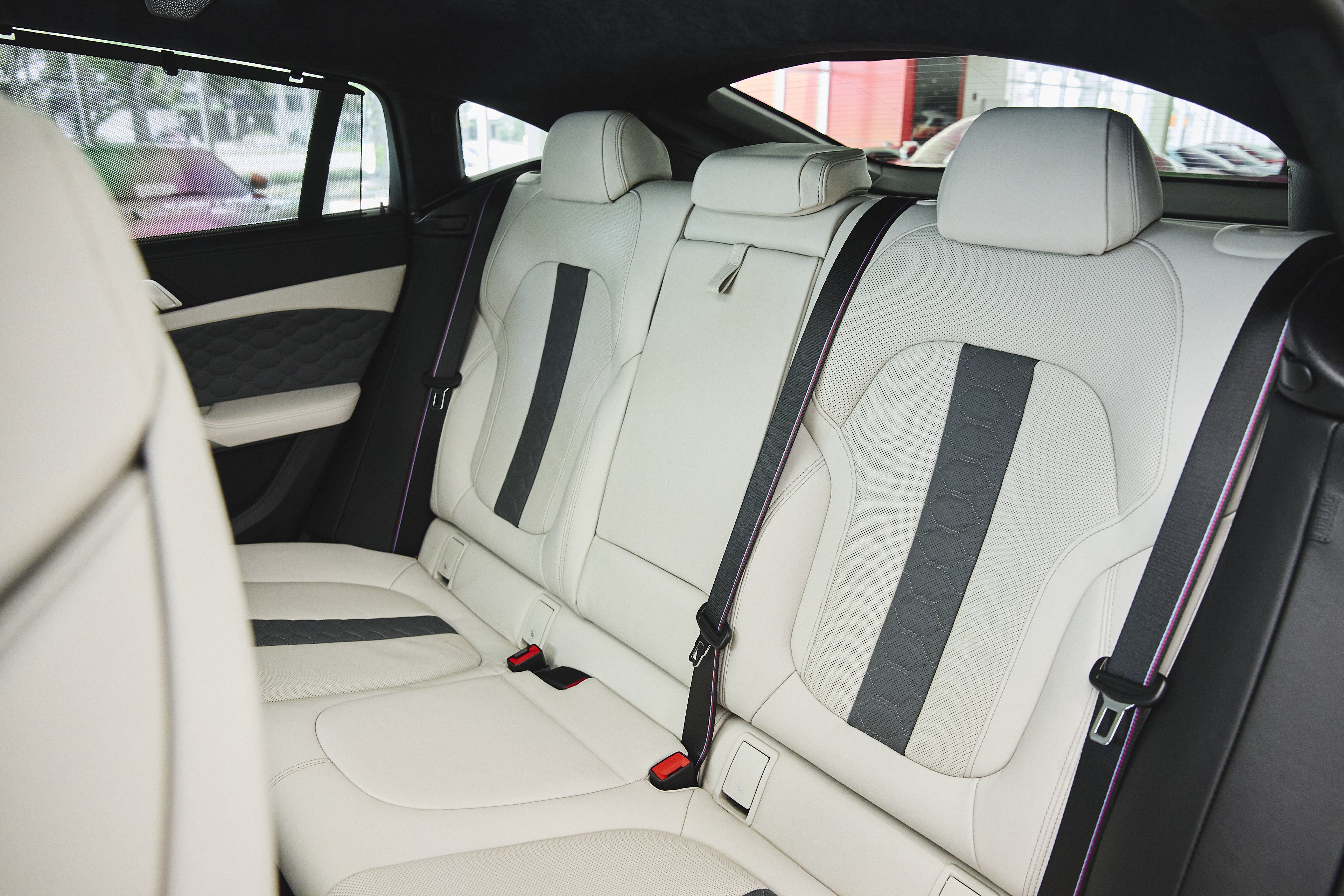 Used 2026 BMW X6 M Competition w/ Executive Package AWD/4WD image 36