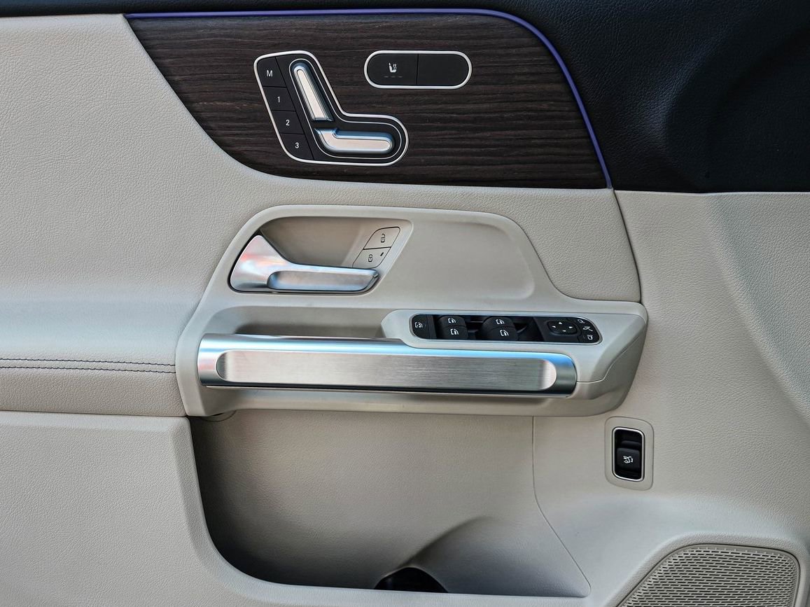 New 2026 Mercedes-Benz GLB 250 4MATIC image 12