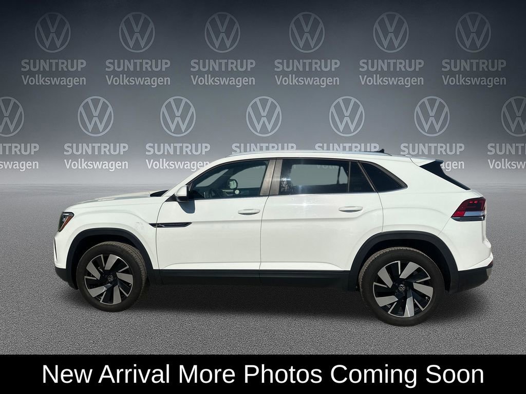 Used 2025 Volkswagen Atlas Cross Sport SE FWD image 2