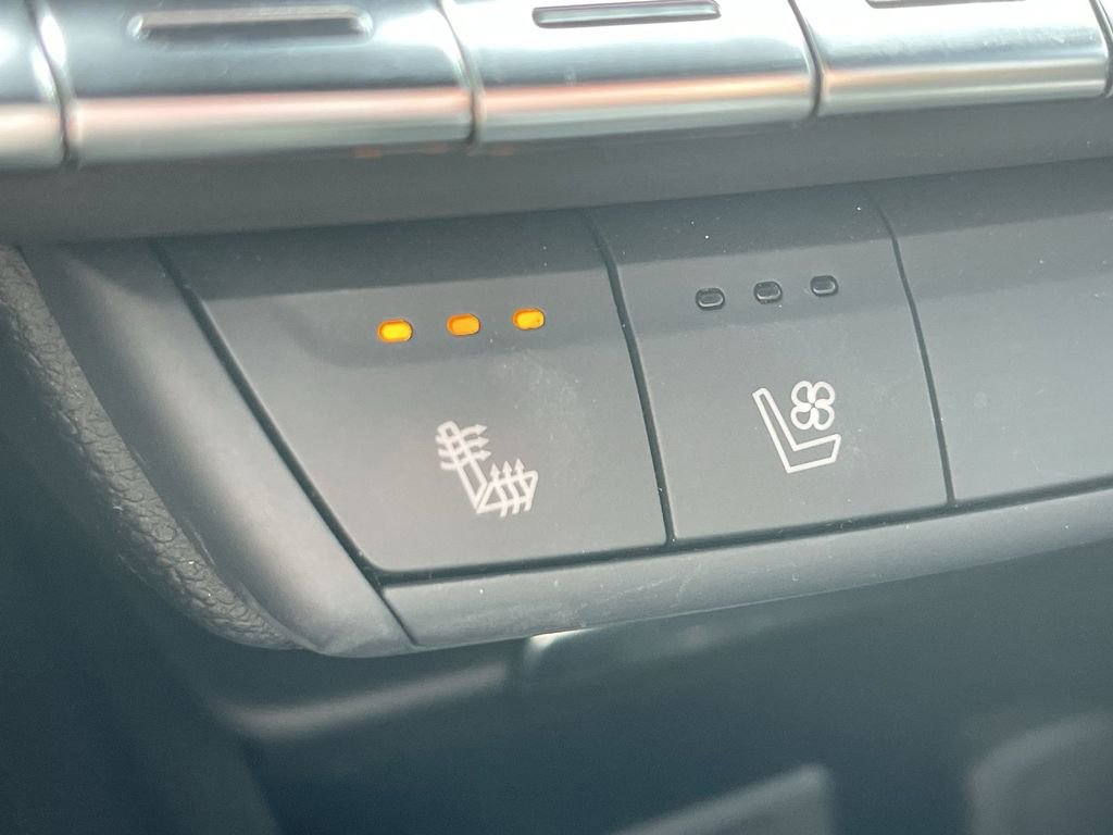 Used 2023 Cadillac XT4 Premium Luxury image 30