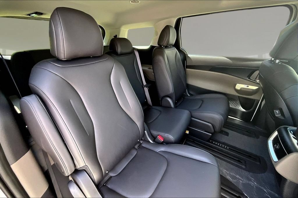 New 2026 Kia Carnival LXS FWD image 10