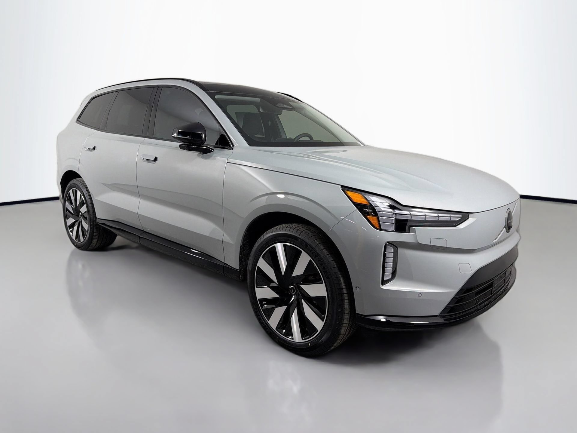 New 2026 Volvo EX90 Plus AWD/4WD image 3