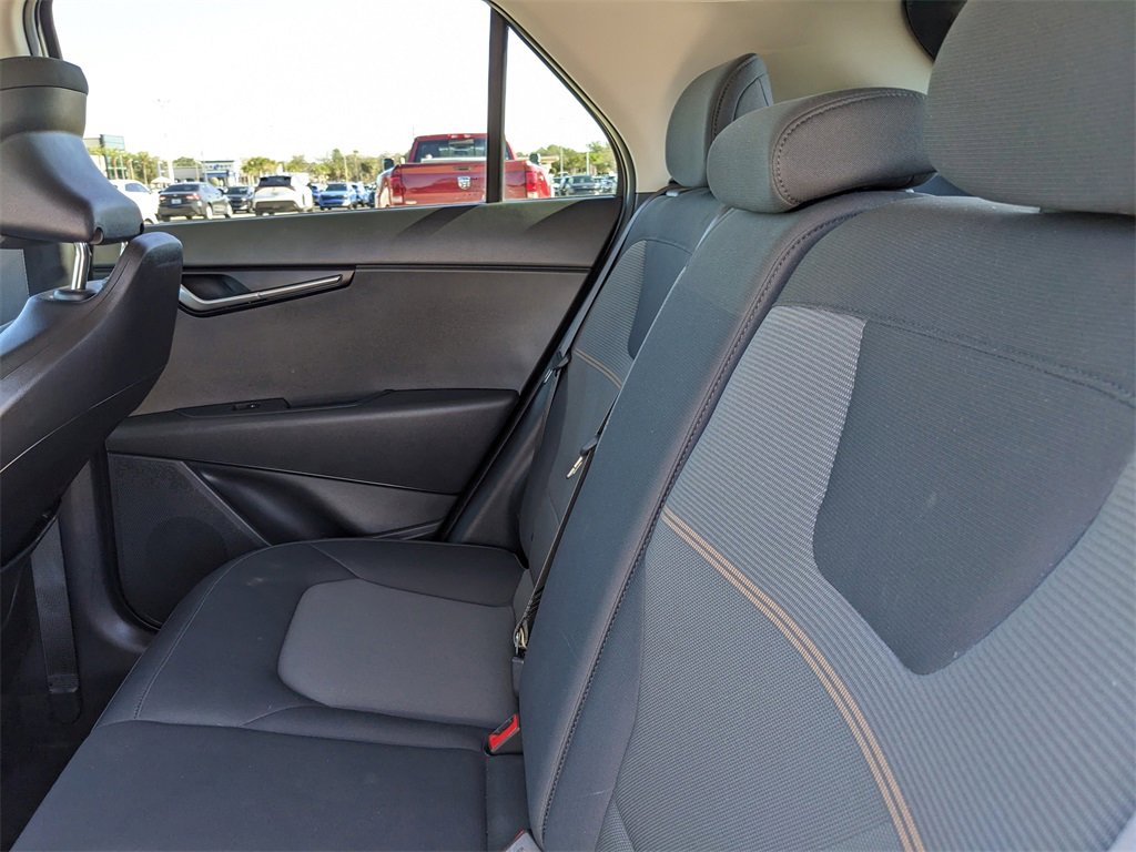 Used 2025 Kia Niro LX image 19