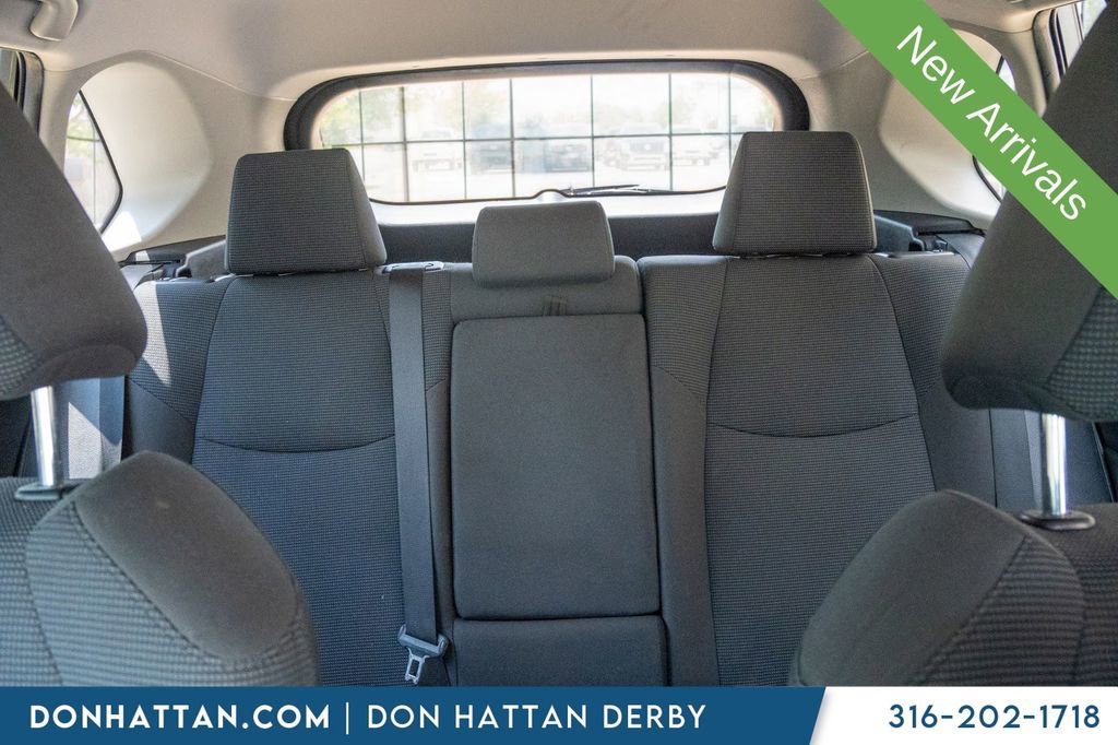 Used 2020 Toyota RAV4 LE AWD/4WD image 17