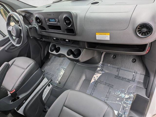 Used 2025 Mercedes-Benz Sprinter 2500 image 18