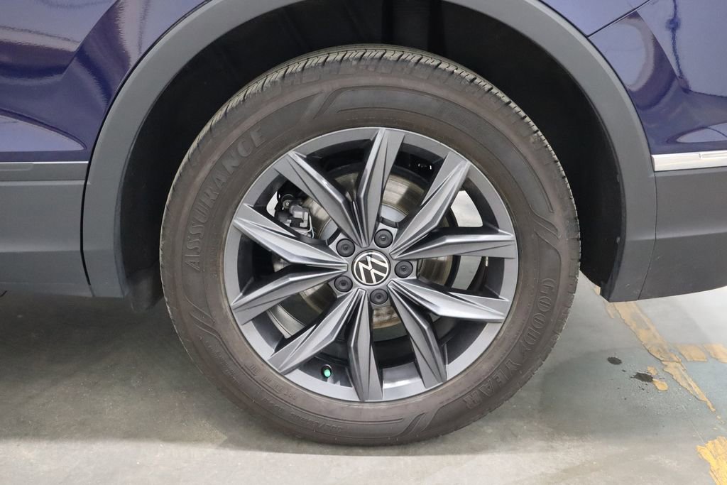 Used 2022 Volkswagen Tiguan SE image 43
